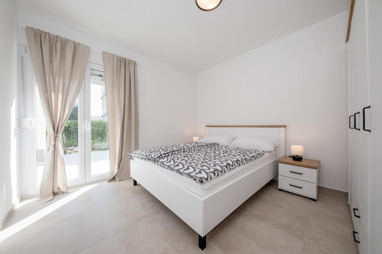 Peaceful Haven Near The Sea-Apartments Torlak Rab Banjol Екстер'єр фото