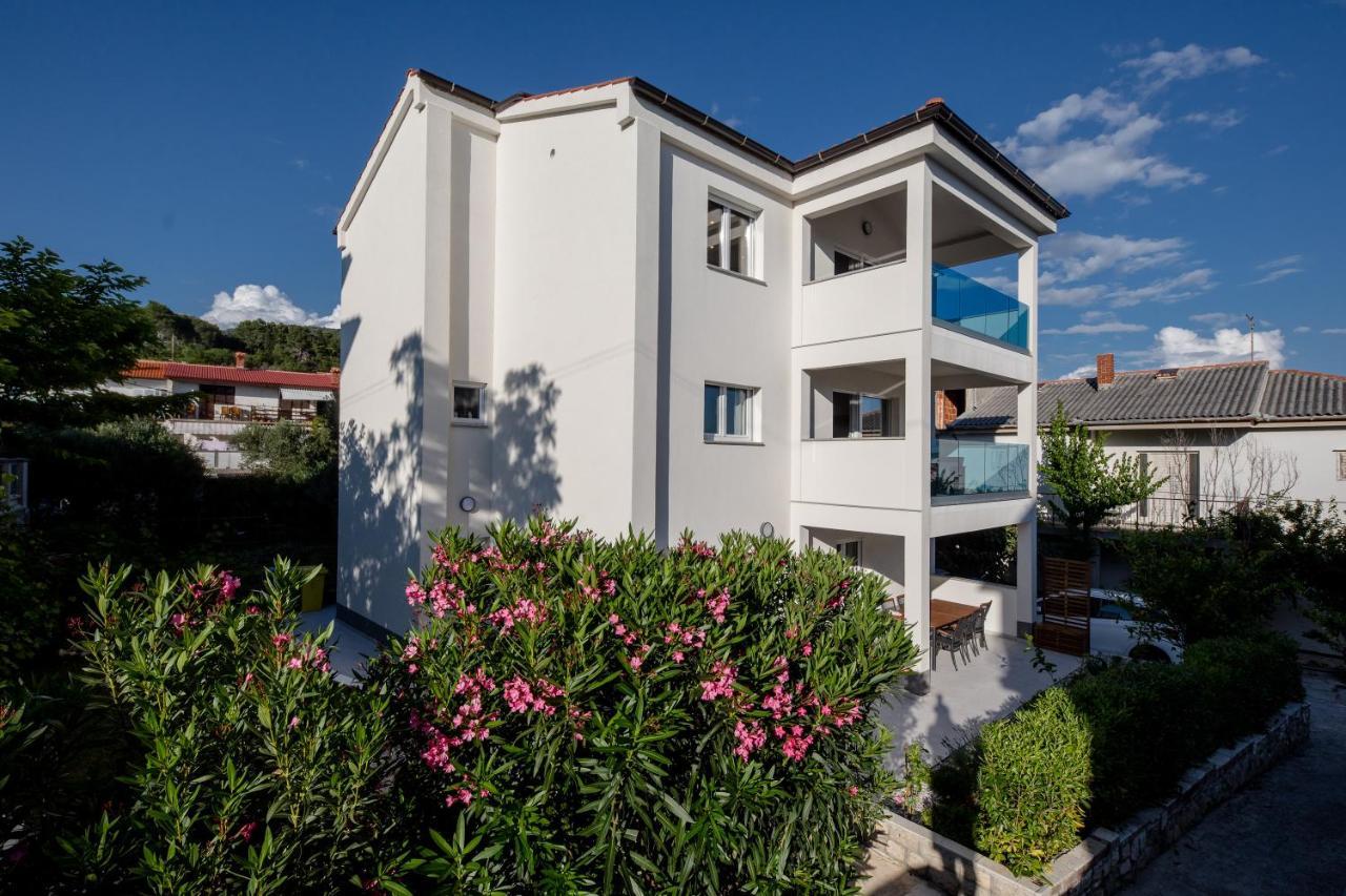 Peaceful Haven Near The Sea-Apartments Torlak Rab Banjol Екстер'єр фото